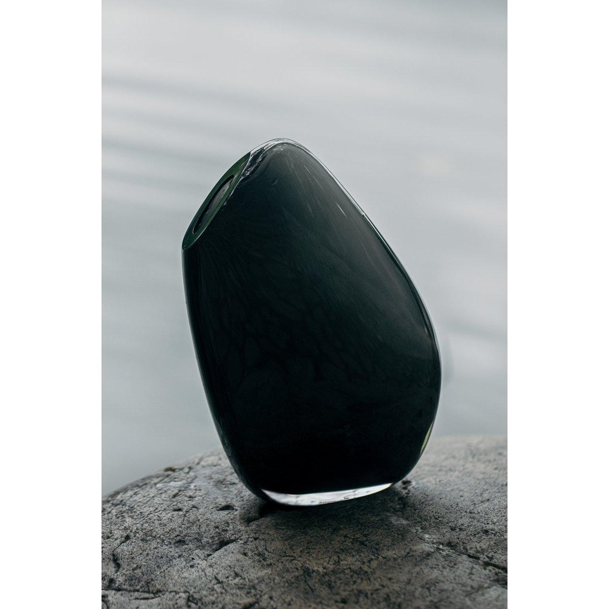 Hohe moderne Vase mit sehr innovativem, schlichtem Design, KOOKY30GR