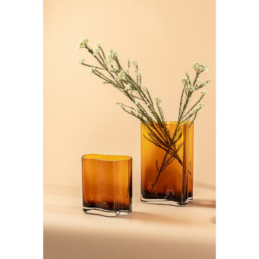 Neue hohe Vase im modernen Design, inspiriert von CORAL und Aalto, COR30AM